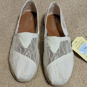 Brand new Tom's sandals